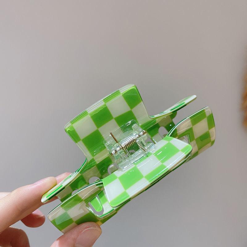 Neu eingetroffen: Modische, 8 cm große, rechteckige Haarspange mit Karomuster aus Acryl für dickes Haar – Haifisch-Haarspange