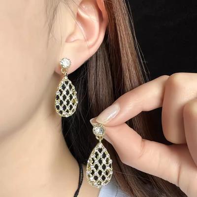 Kõrvarõngad – Rippuvad kõrvarõngad