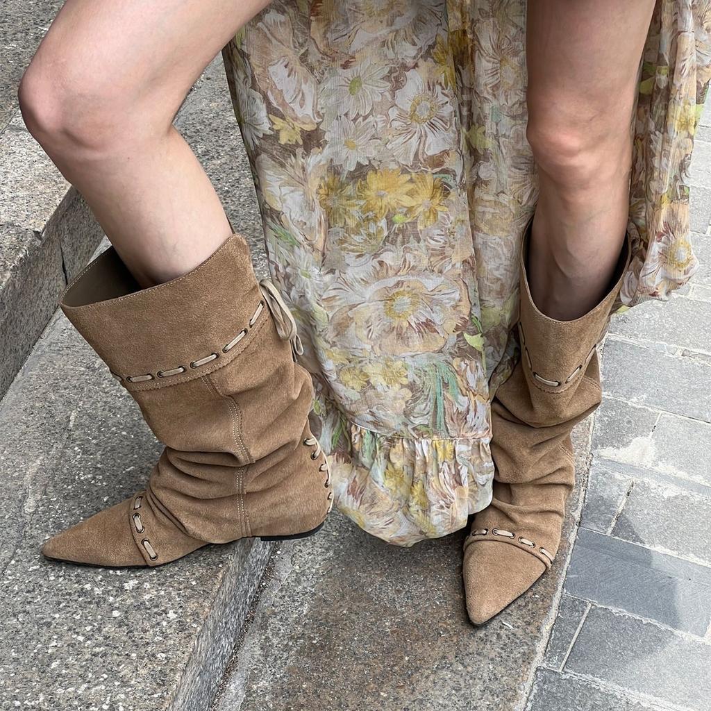 Pleated Pointed Chelsea Boots Flat Straps 2025 Autumn and Winter New Retro Niche Maillard Western Cowboy Boots