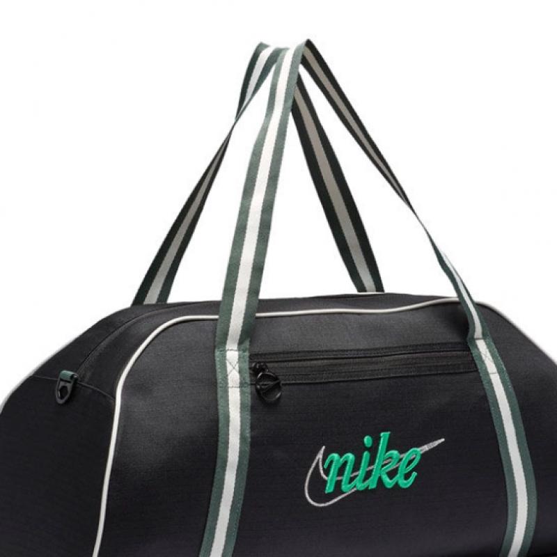5 Nike Women S Gym Club Duffel bagS