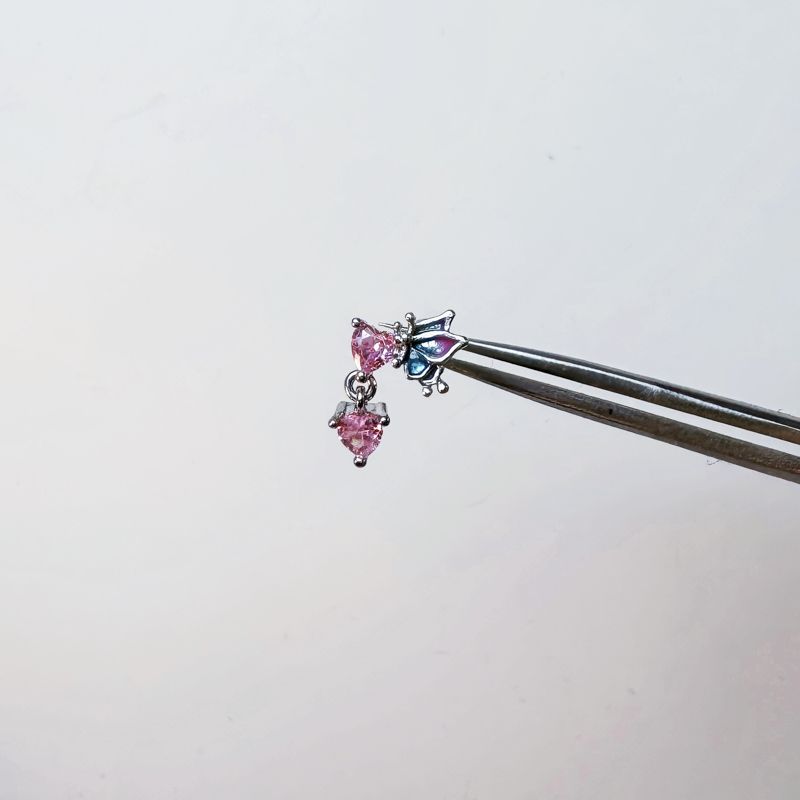 

22 Дин Му Титановая сталь Серьги-пусеты Женские Розовые Серьги Фантазийные Подвески для ушей Серьги Бабочки Шпильки для ушного хряща Пирсинг для ушного хряща 1# Color matching butterfly heart earrings