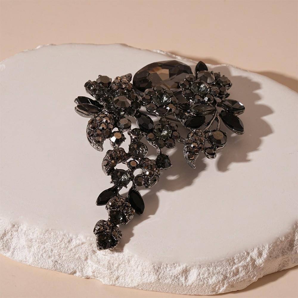 Badge Rhinestone Flowers Brooch Encrusted Flowers Suit Collar Pin  Party Dress Decoration