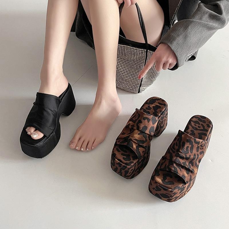 Fashion Summer Women Open Toe Leopard Platform Wedge Slippers Outdoor Beach Thick Soled Fad Sexy High-heeled Cool Slippers Zapatos Mujer