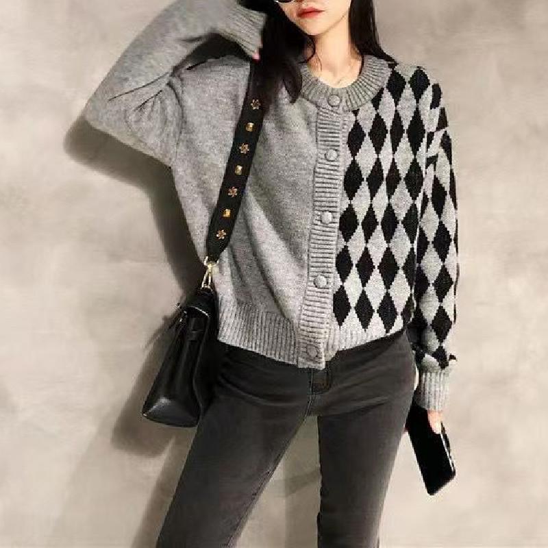 

Knitted cardigan new women s spring and autumn loose outer wear fashion color matching crew neck lazy top average size серый