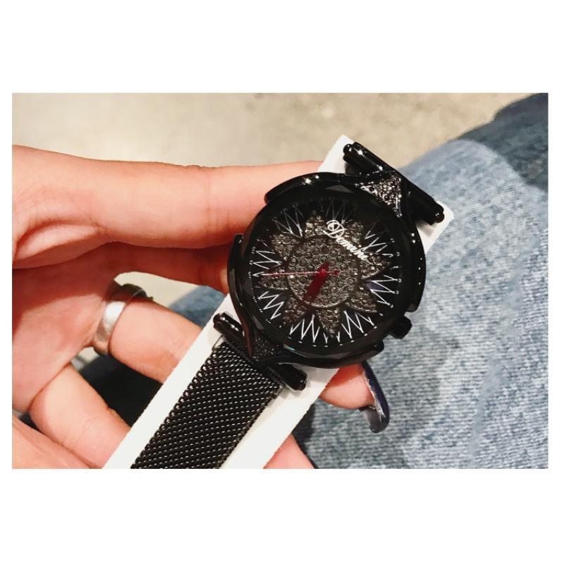 New Women's Watch Rhinestone Sunflower Women's Watch Mesh Chain Magnetic Buckle Strap Quartz Watch