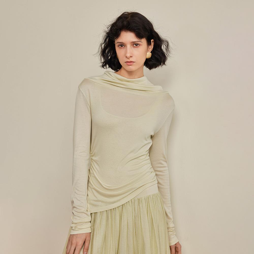 Waiwaiaiem Yy_Slanted Slit Swing Neck Top