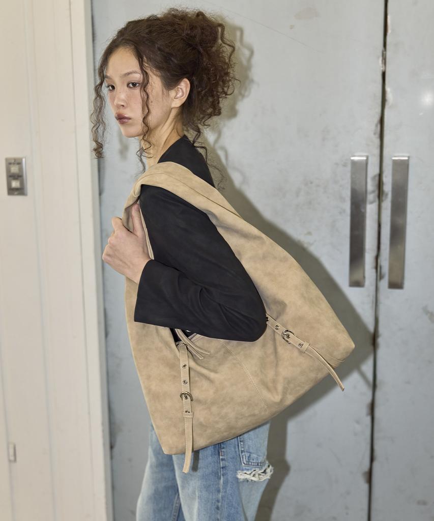 Picea Belted Hobo Bag [Sand Beige]