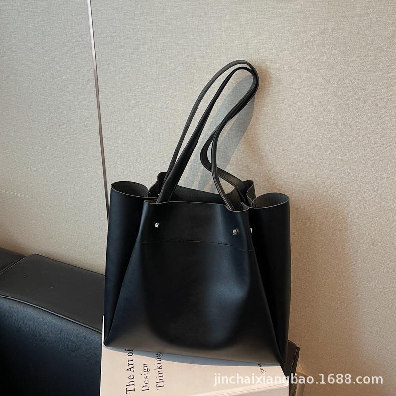 Solid Color Soft Leather Large-capacity Tote Bag Women's 2025 New Large-capacity Shoulder Bag Fashionable Versatile Commuter Handbag
