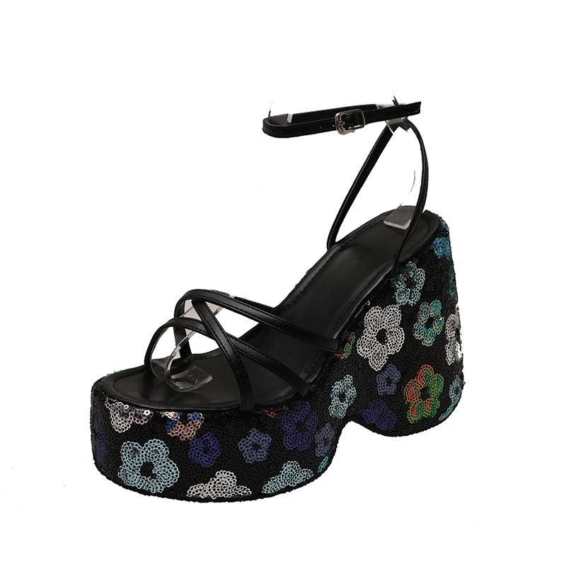 

Модные женские сандалии на танкетке, блестящие, с ремешком на щиколотке, с цветочной платформой, туфли для платья, узкий ремешок, противоскользящие, римские, 2025 Sandalias De Mujer 39