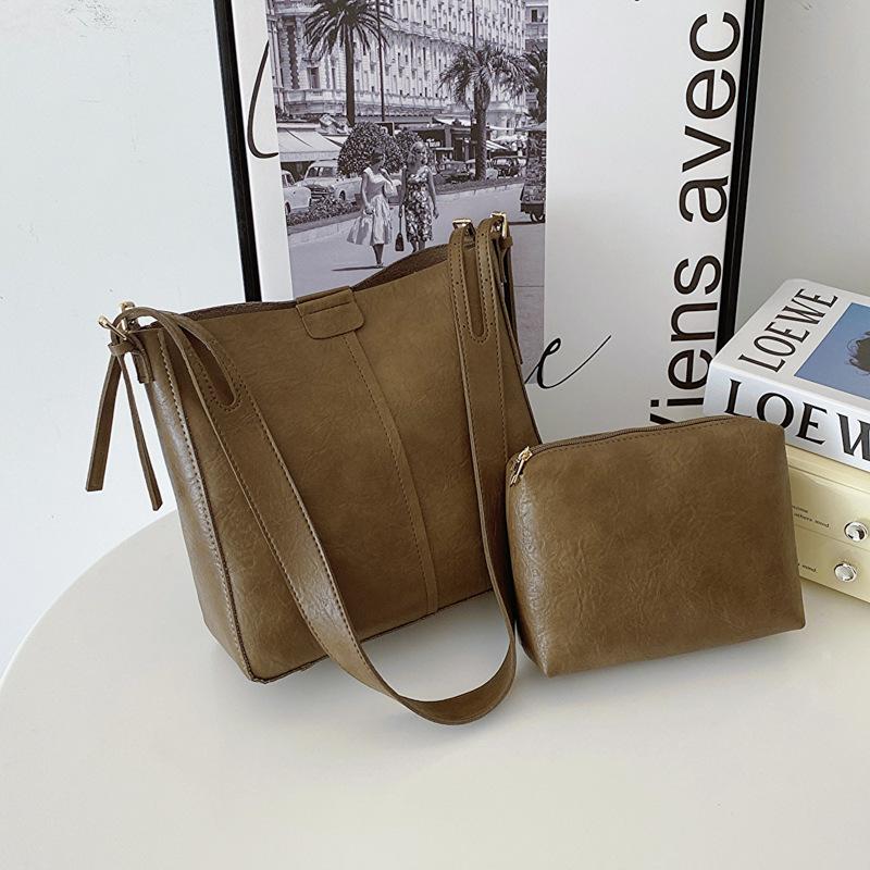 

Велика містка сумка 2024 нова жіноча сумка через плече Корейська версія універсальна сумка під пахвами модна жіноча сумка для приміських поїздок 27*10*26 хакі