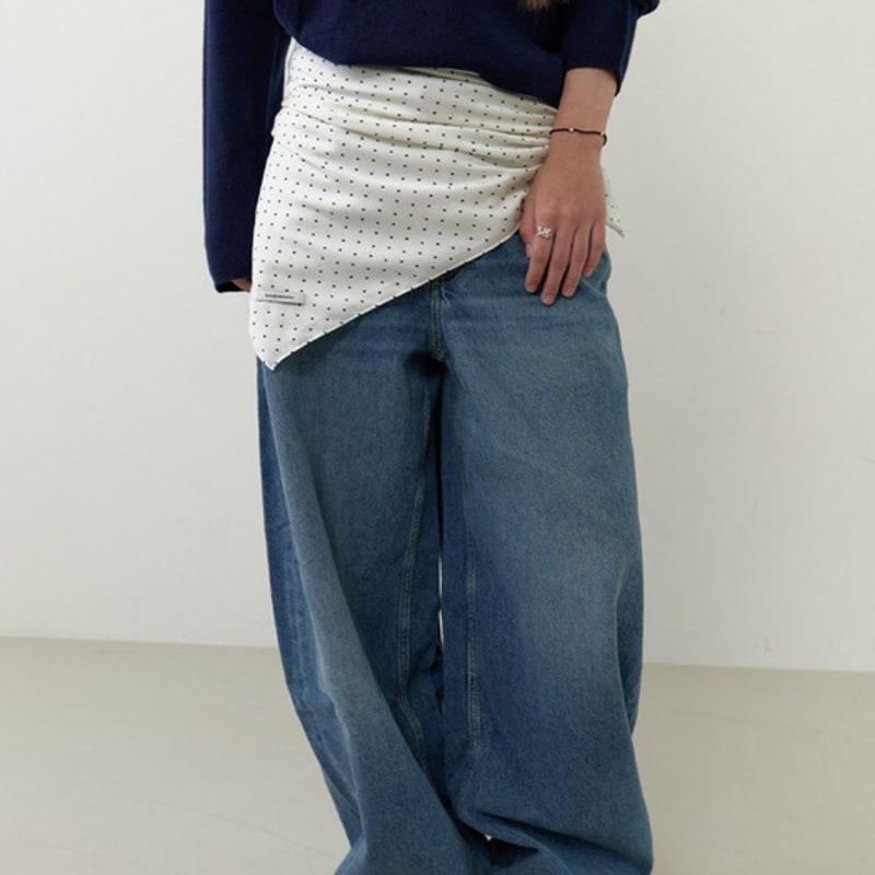 

LOVE ME MONSTER Dot Satin Big Scarf_2COL (L253MSF030) WHITE