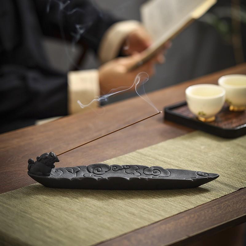 Black Pottery Lotus Leaf & Flower Ceramic Incense Holder - Creative Ruyi Buddha Design for Home Decor