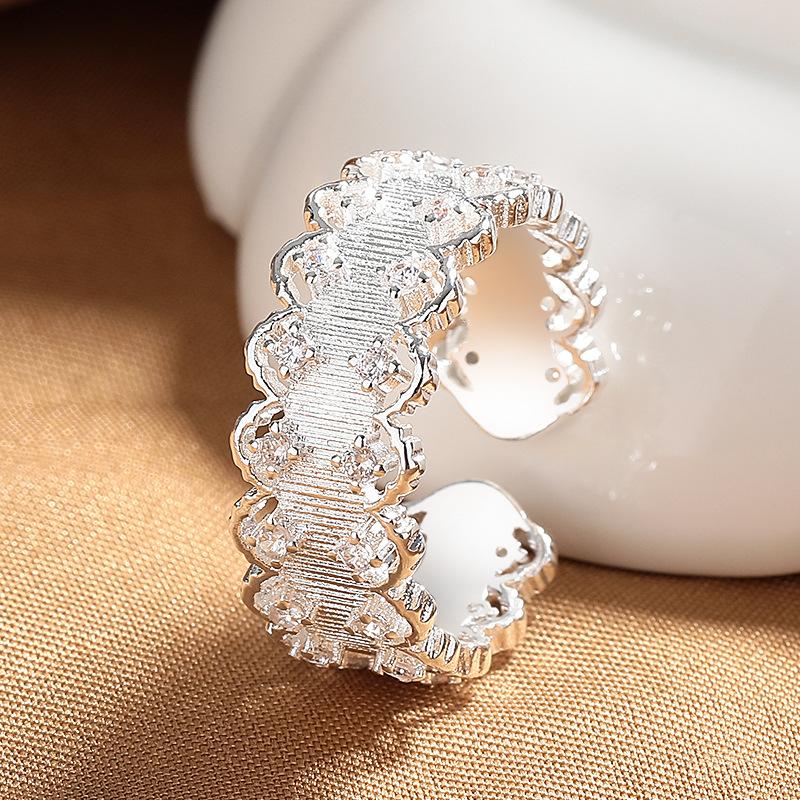 

2026 New Lace Lace Diamond Ring Women s French Brushed Light Luxury Medium Antique Premium Sense Index Finger Ring Opening Resizable серебряный