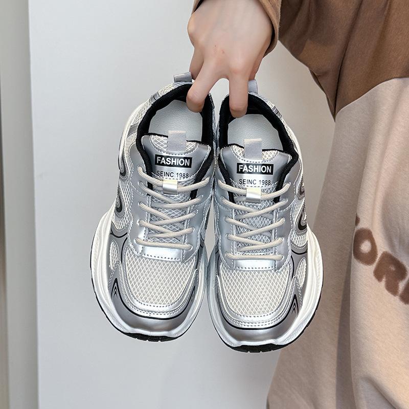 Ultra-light Dad Shoes Spring and Summer New Ins Thick Sole To Enhance the Value of Running