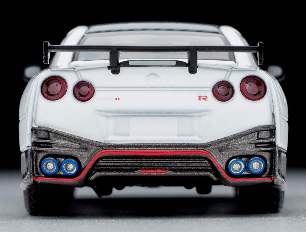 Tomica Limited Vintage Neo 1/64 Scale LV-N217a Nissan GT-R NISMO 2020 Model (White, Finished Product) 312482