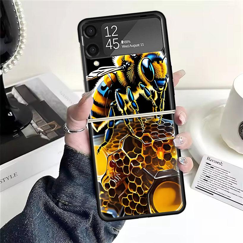 

Bee Keeping Honey Animal Cases For Samsung Galaxy Z Flip 4 5 6 7 3 Z Flip7 Flip6 Flip4 Flip5 Flip3 5G Hard Shockproof Fundas Cov Samsung Z Flip
