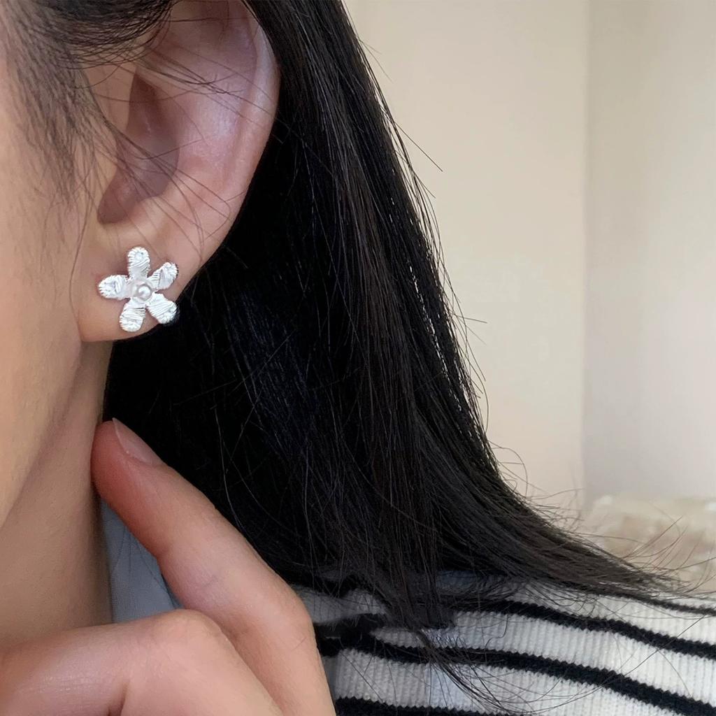 Romantic Pearl Flower Stud Piercing Earrings For Women Trendy French Fashion New Jewelry Accessories Gift Party Wedding