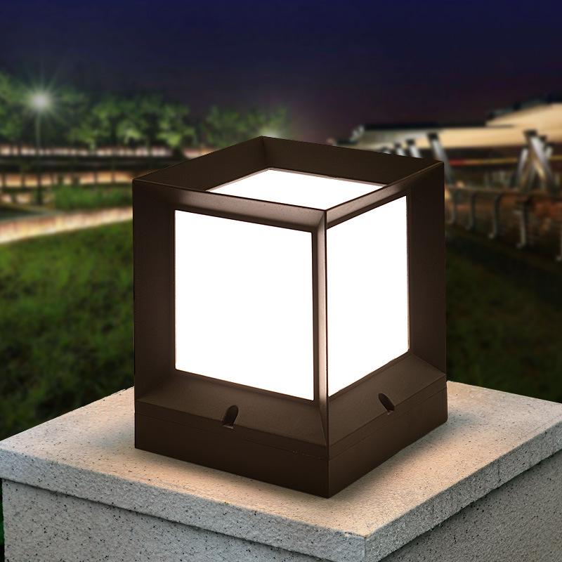 Minimalist Solar Waterproof Outdoor Gate Post Light for Gardens and Courtyards