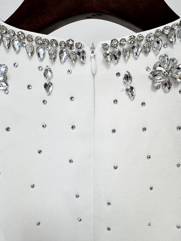 Elegante Vestido de Noite Longo 2026 com Bordados e Pedras Strass