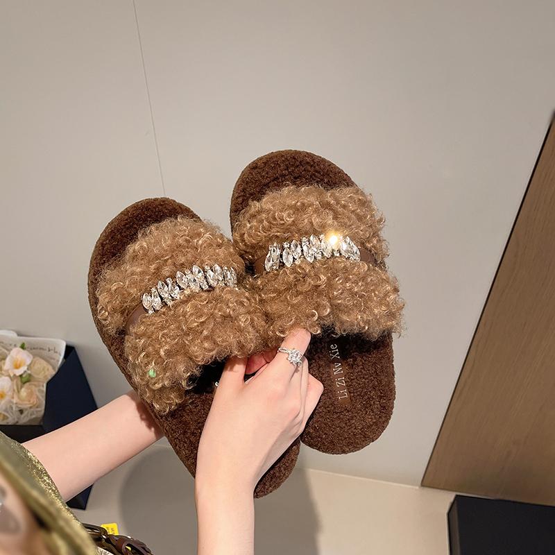 Fashion Thick Soled Hairy Slippers for Women's Outdoor Wear 2025 Autumn New Fashion Women's Belt Buckle Lazy Casual Teddy Curly Slippers