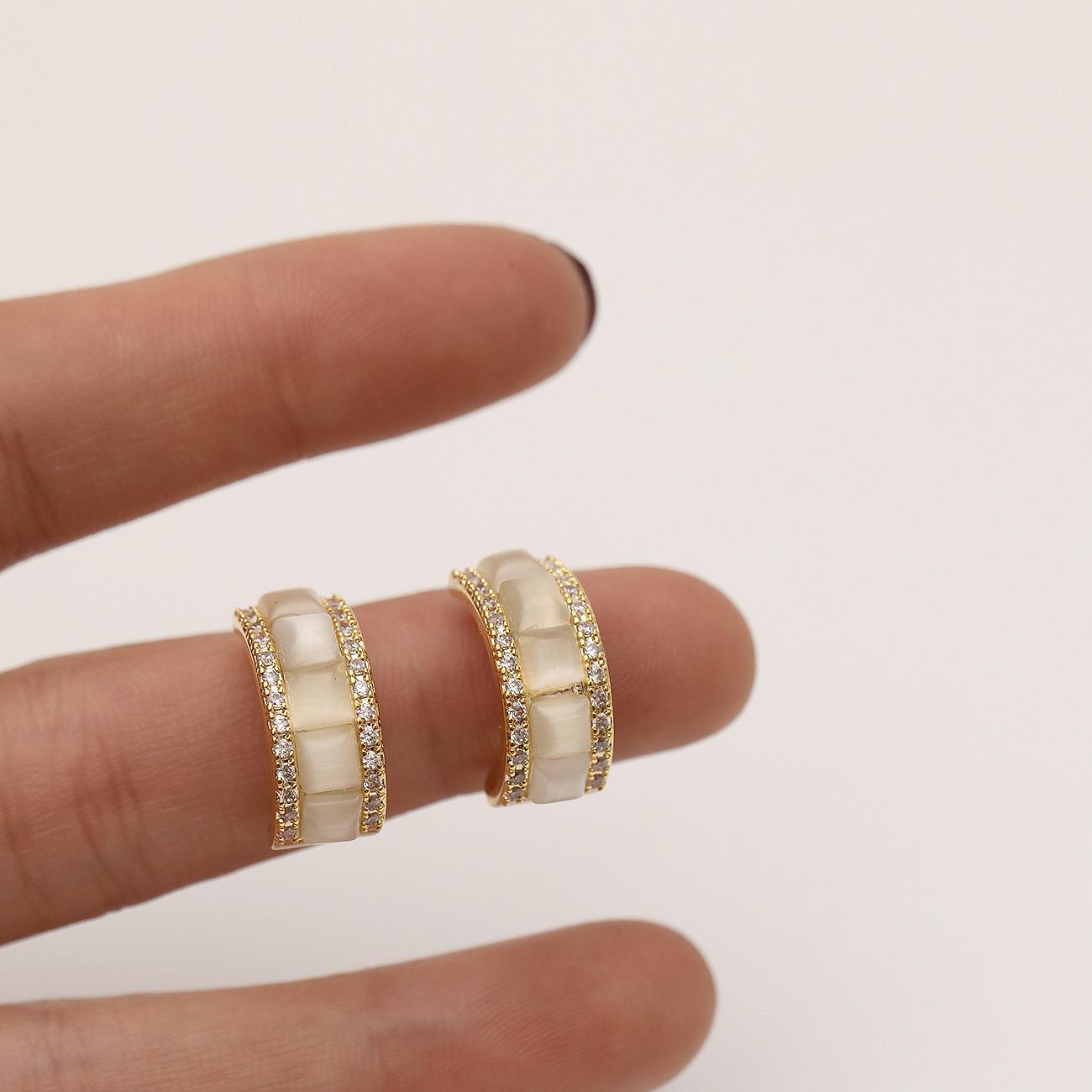 

Серьги с кубическим опалом, простые женские маленькие и серьги с холодным ветром, высококачественные сетчатые красные серьги