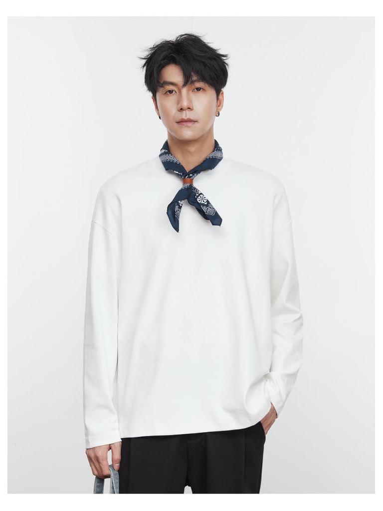 Yizhi Men's Spring Long Sleeve Crew Neck T-shirt with Hem Slit Design, Korean Style, Loose Fit