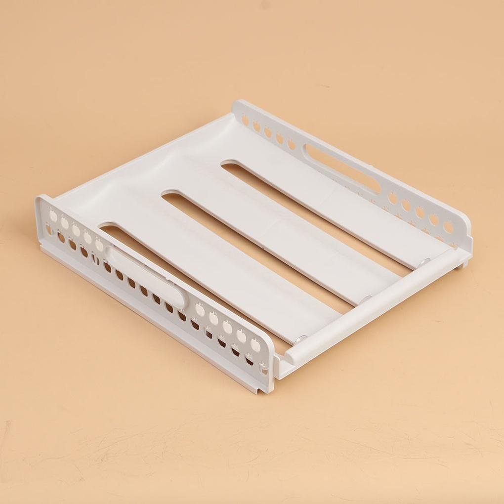 18-hole egg tray with automatic air hole cleaning