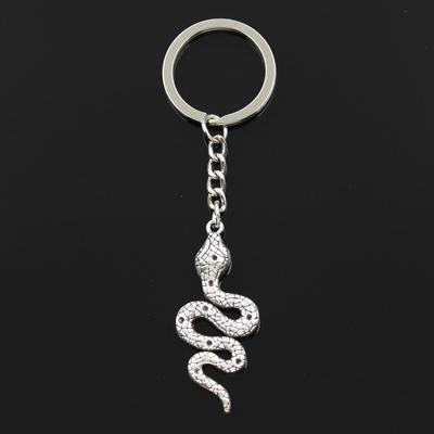 Moda 30mm Anahtarlık Metal Anahtarlık Anahtarlık Takı Antik Gümüş Renk Kaplama Yılan Kobra 51x21mm Kolye