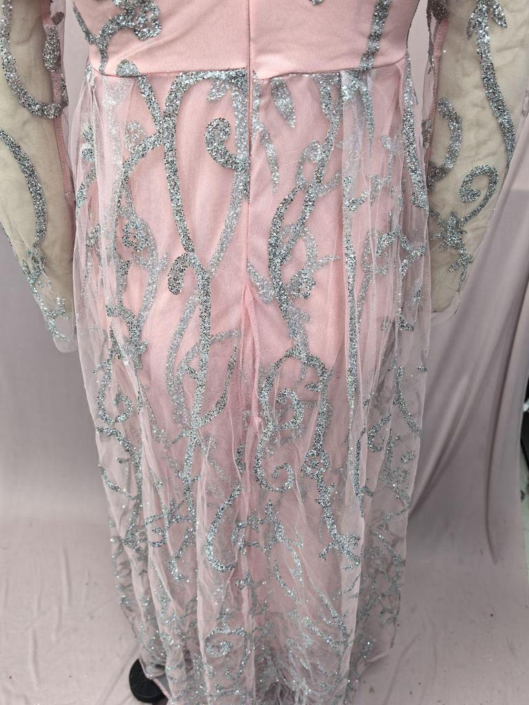 Elegant 2025 V-Neck Gold-Accented Long-Sleeve Evening Gown for Women
