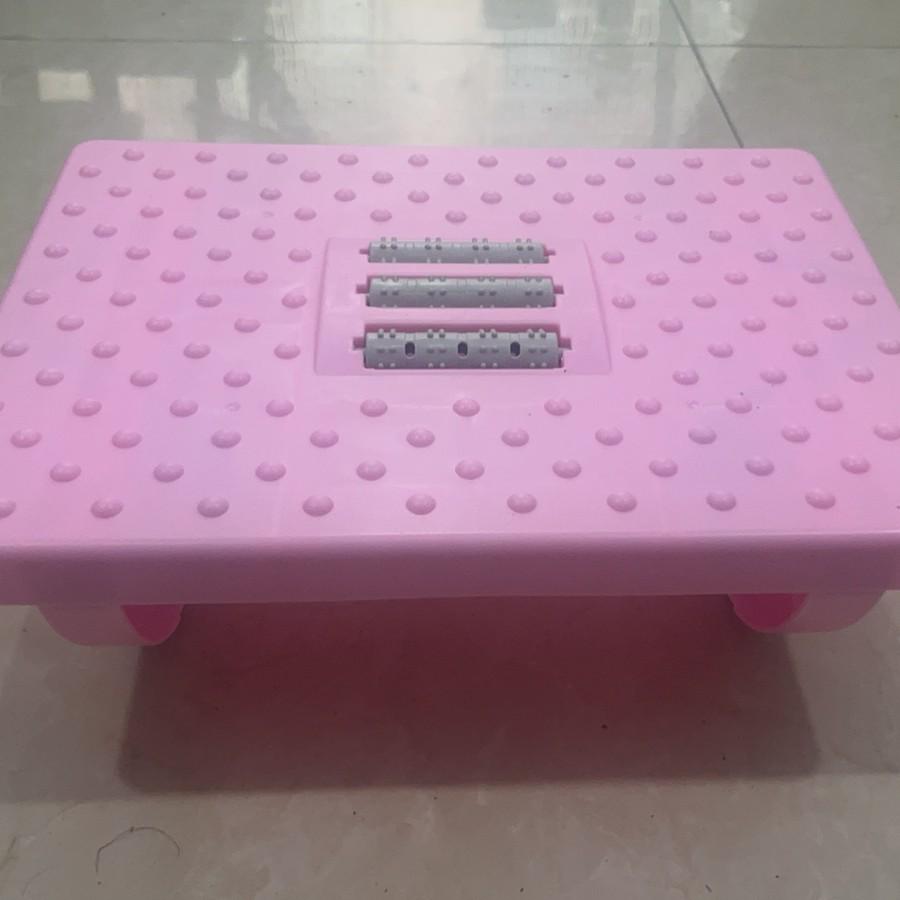 Ergonomische Fußstütze unter dem Schreibtisch für Komfort und Haltungskorrektur