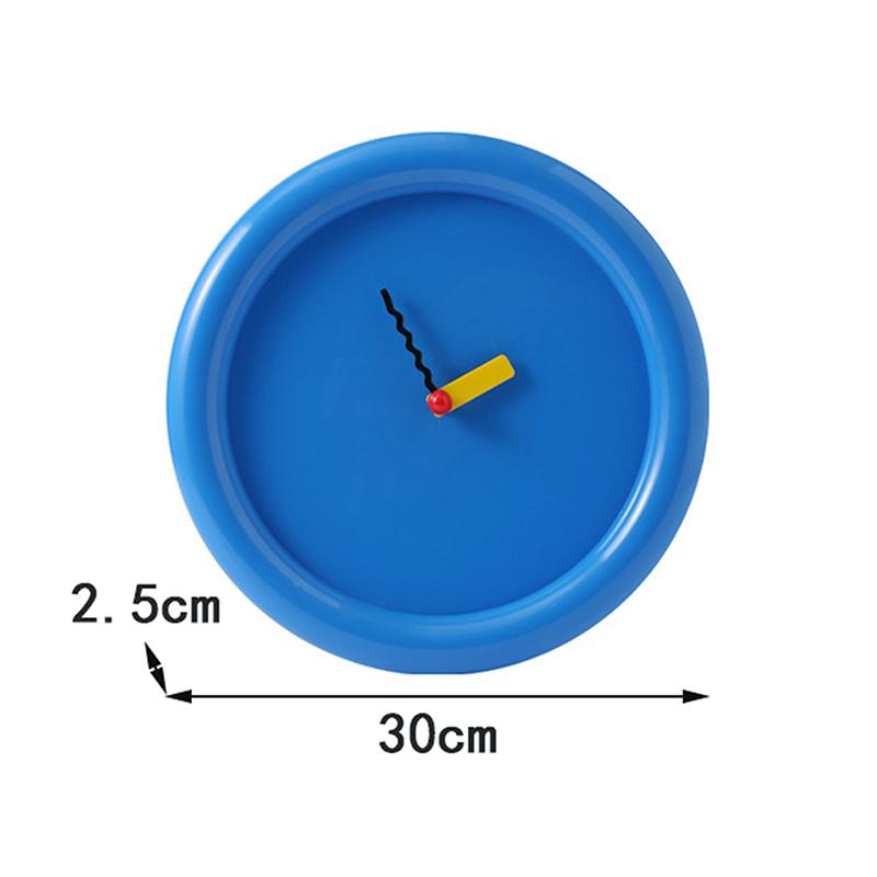 Dekorative Wanduhr für Zuhause Cartoon-Creme-Stil Leise Uhren Vielseitige Heimdekoration für Einzugsgeschenk