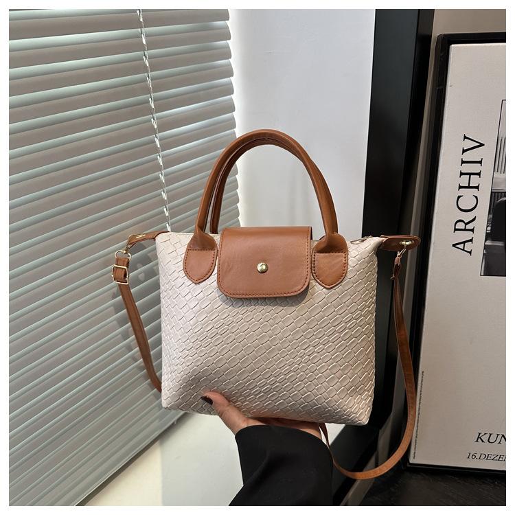 Woven Pattern Bag Women's 2025 New Fashion Commuter Simple Handbag PU Texture Trendy Shoulder Messenger Bag
