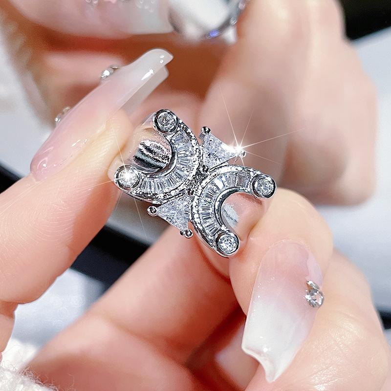 Niche Design Double C Four-Leaf Clover Exquisite Full Diamond Zir*****Pen Ring Cold Wind Light Luxury Index Finger Ring Female
