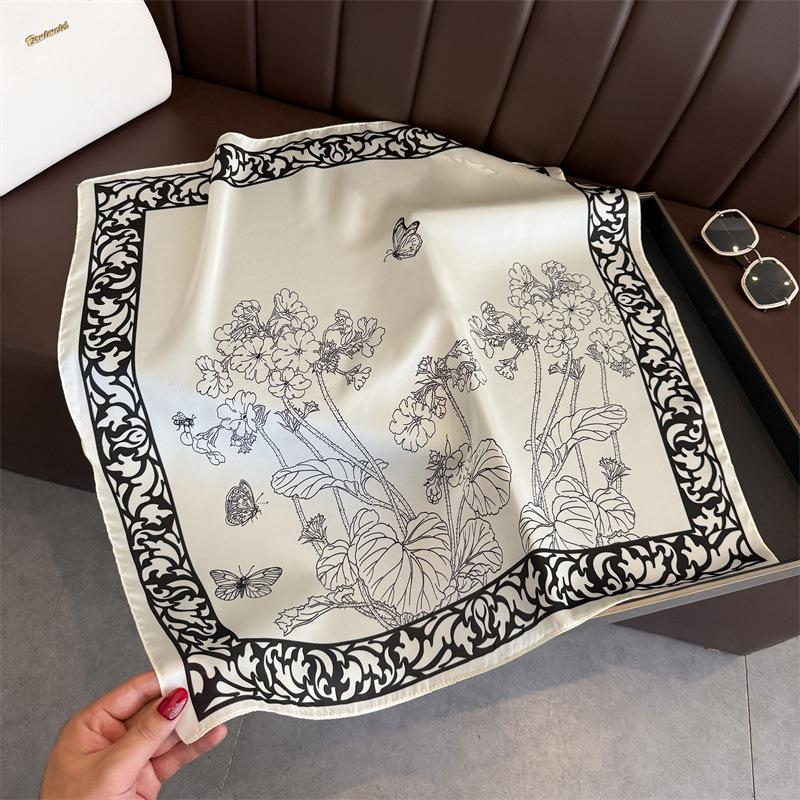 Magnolia flower branch Yiyun printing silk scarf square scarf high-end shawl sunscreen neck small square scarf headscarf women's scarf