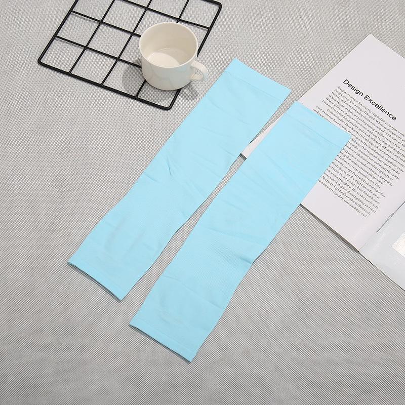 

Unisex Ice Silk UV Protection Arm Sleeves for Summer: Sun-Blocking Sleeves for Driving, Fishing, and Outdoor Activities Standard (Finger Loop)