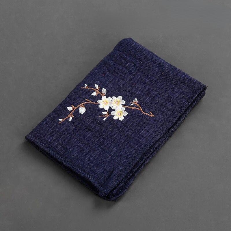 

Винтажные вышитые чайные салфетки ткань узор рыба цветок сливы салфетка для чистки чашки чайника аксессуар для настольной чайной церемонии синий