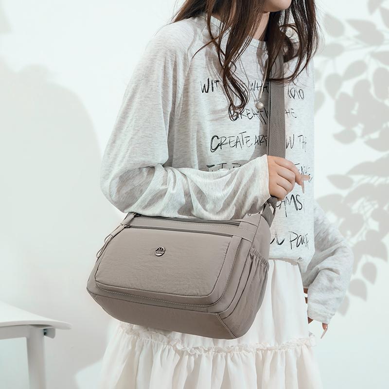 Neutral Party's New Nylon Shoulder Sling Bag for Women, Fashionable and Casual Women's Bag