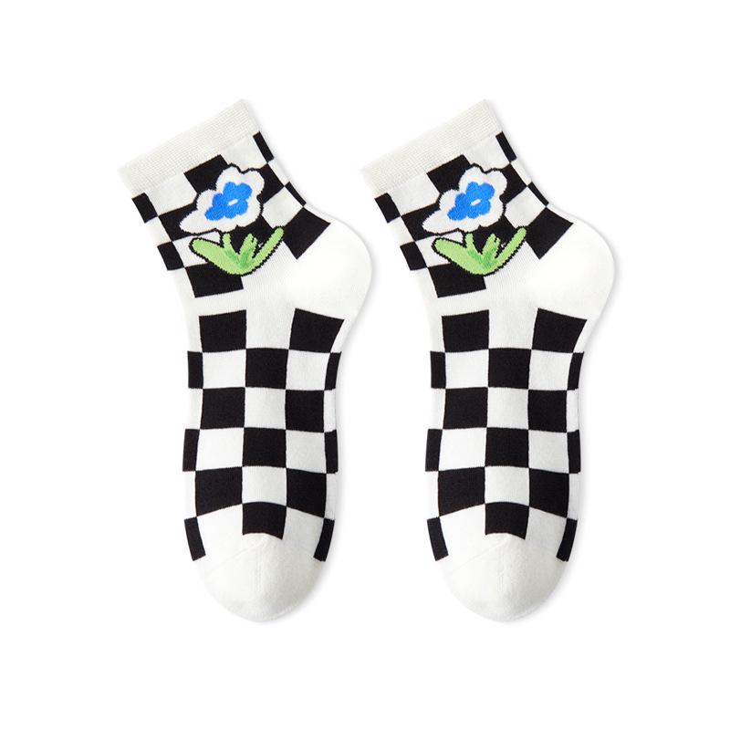 Lumi Women's Trendy Mid-Calf Socks – Cute 3D Tulip Cotton Socks