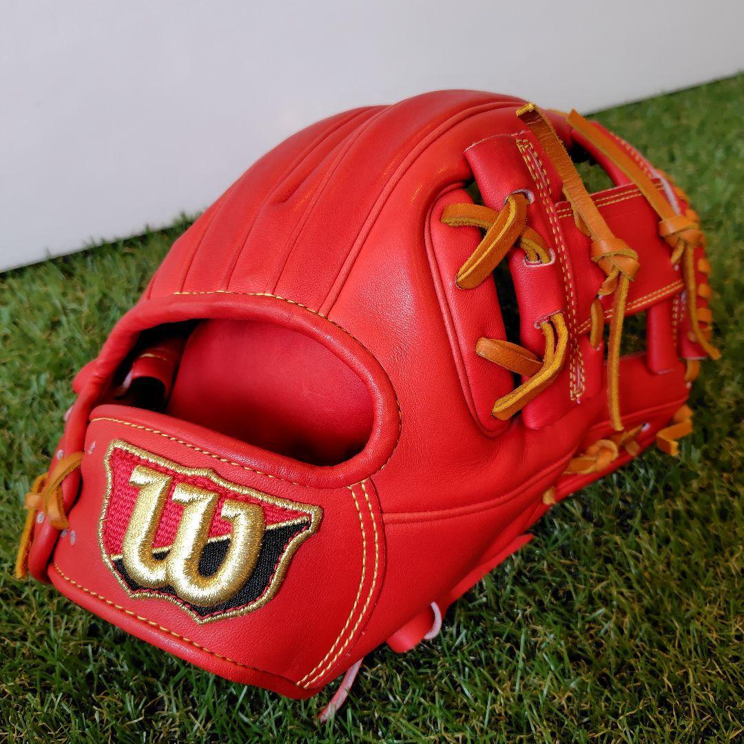 Used New and unused Wilson 86 type hard glove Wilson staff for infielder