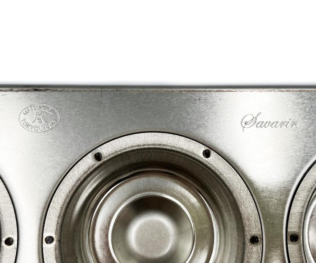 Matsunaga Manufacturing Co., Ltd. Silicone-Coated Silver Savarin Baking Sheets (6 Pieces)