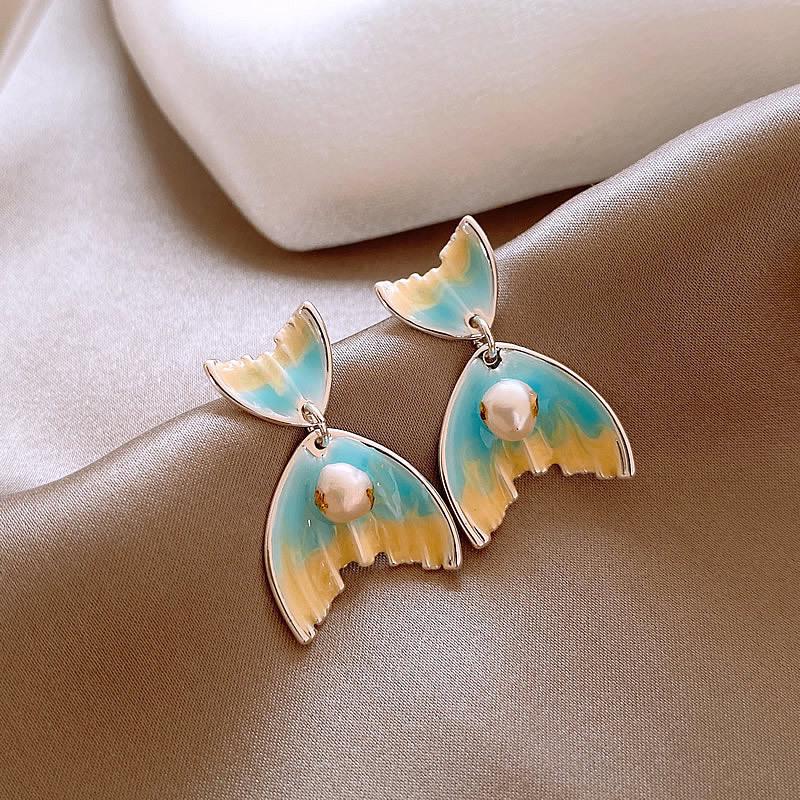 

Silver Needle Cloisonné Fishtail Earrings with Artificial Pearl Design - High-End Simple Fashion Studs