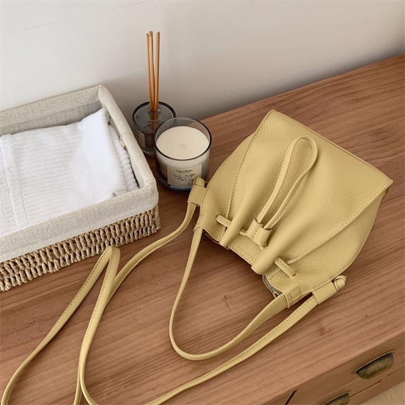 Новые сумки-ведра с завязками на завязках — фото 11