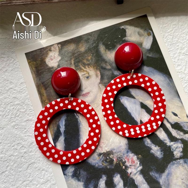 Hong Kong Style Retro Polka Dot Earrings: Playful Red Ear Clips for Girls and Women