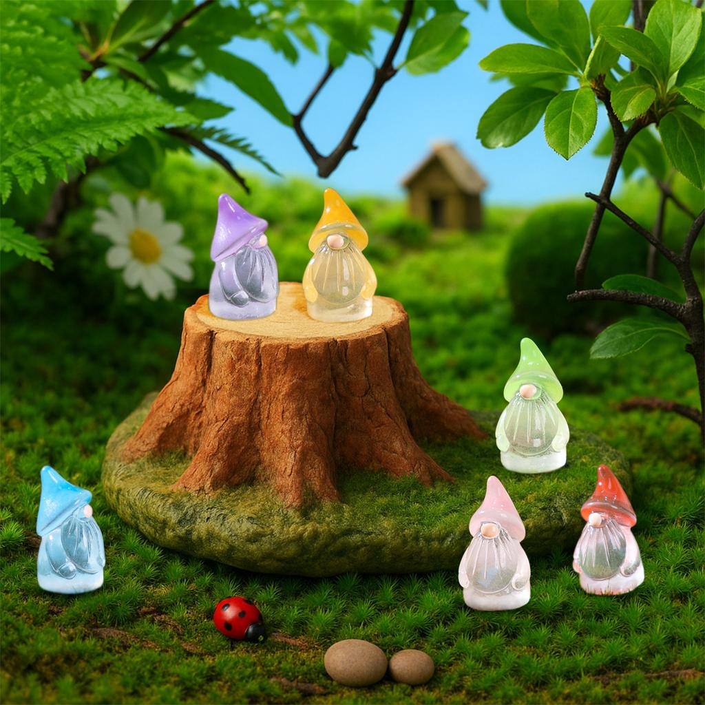 10 / 20pcs Luminous Mini Resin Gnomes Statues Glow in The Dark Gnome Tiny Figures Ornament Ideal for DO-IT-YOURSELF Fairy Garden Glass Container