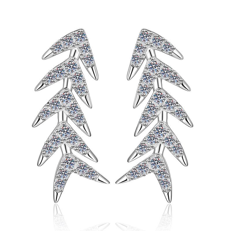 Fishbone Design Iced Out Grade D Moissanite Earrings 925 Sterling Silver 0.75CT Moissanite Stud Earrings