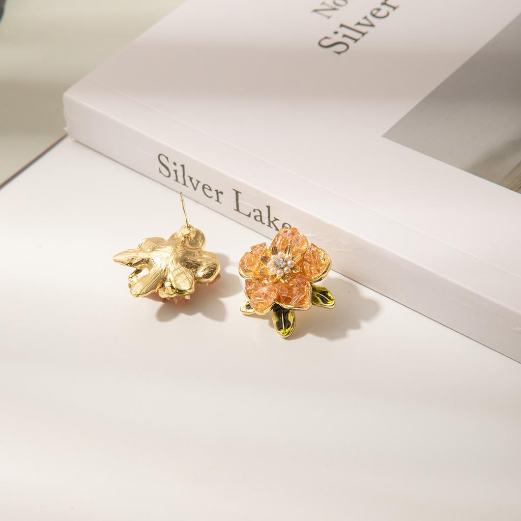 Diamond-Encrusted Pearl Flower Stud Earrings For Women, Exquisite Earrings, Niche Summer Light Luxury Ear Jewelry For Women