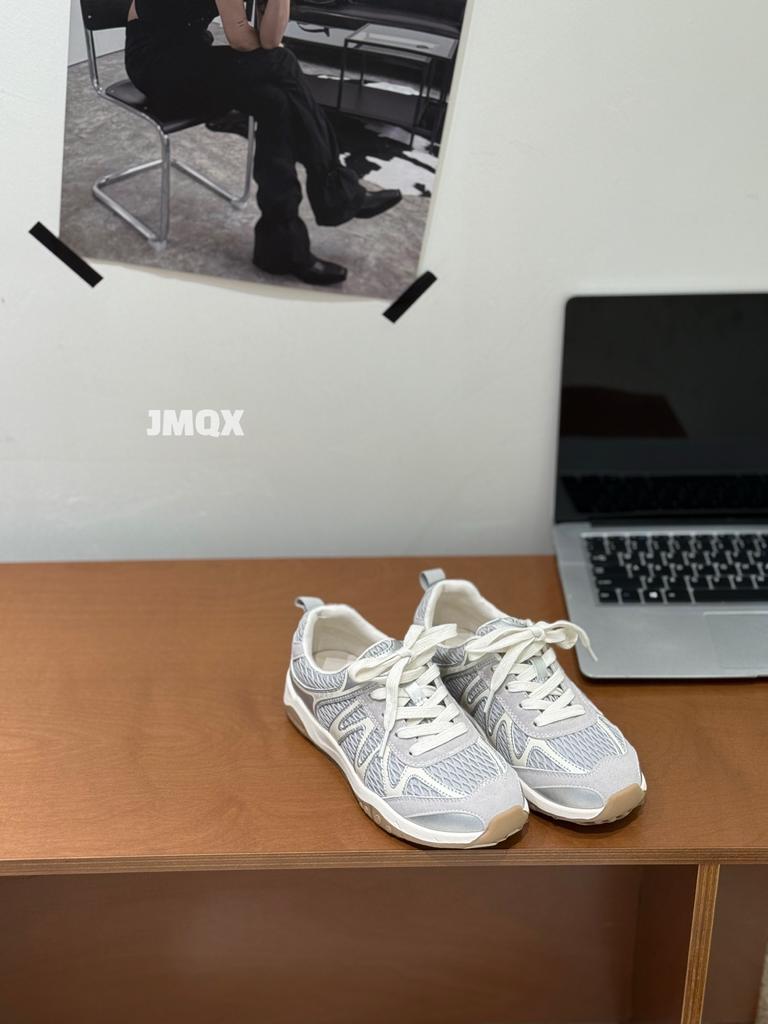 2025 Autumn Versatile Flat-bottomed Lightweight German Training Shoes Women's New Color Matching Dad Shoes Fashionable Korean Version of Small Boa