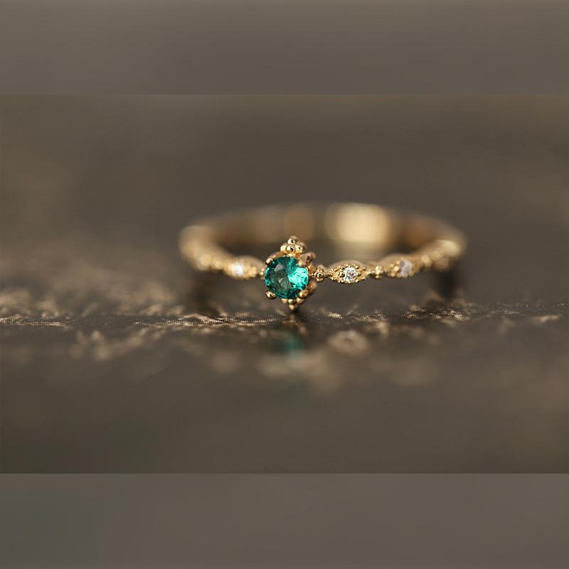925 Sterling Silver Fashion Tail Ring Women Plating 14k Gold Simple Design Inlaid Emeralds Wedding Jewelry Accessories