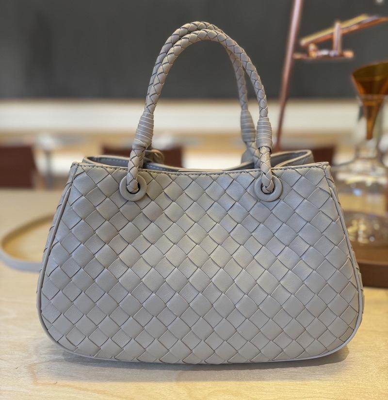 2025 New Style Real Leather Womens Handbag Cowhide Handmade Weaving Bag Fashionable Multi-Match Versatile Handheld Shoulder Bag Small Bag