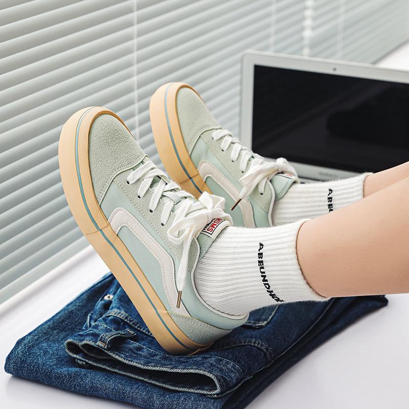 Hot Sale Classic Red Men Canvas Shoes Fashion Lace-up Mens Canvas Sneakers Hip Hop Skateboard Casual Shoes Men Vulcanized Shoes